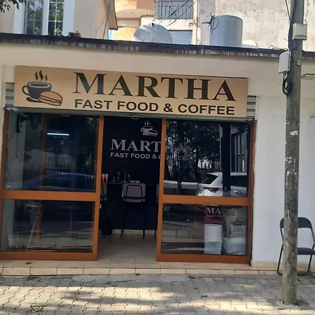 Martha's בית הארחה טיראנה
